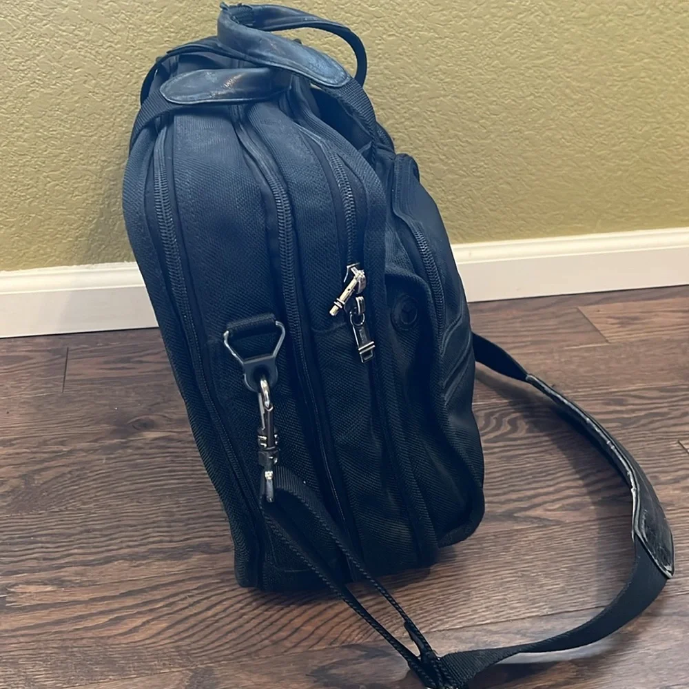 TUMI Alpha Ballistic Nylon Expandable Multipurpose Travel Bag Black briefcase